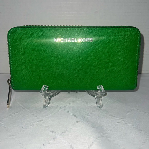 🔥🔥🔥 Michael Kors Jet Set Continental Green Saffiano Leather Wallet 8”x4”x1” - Picture 2 of 9